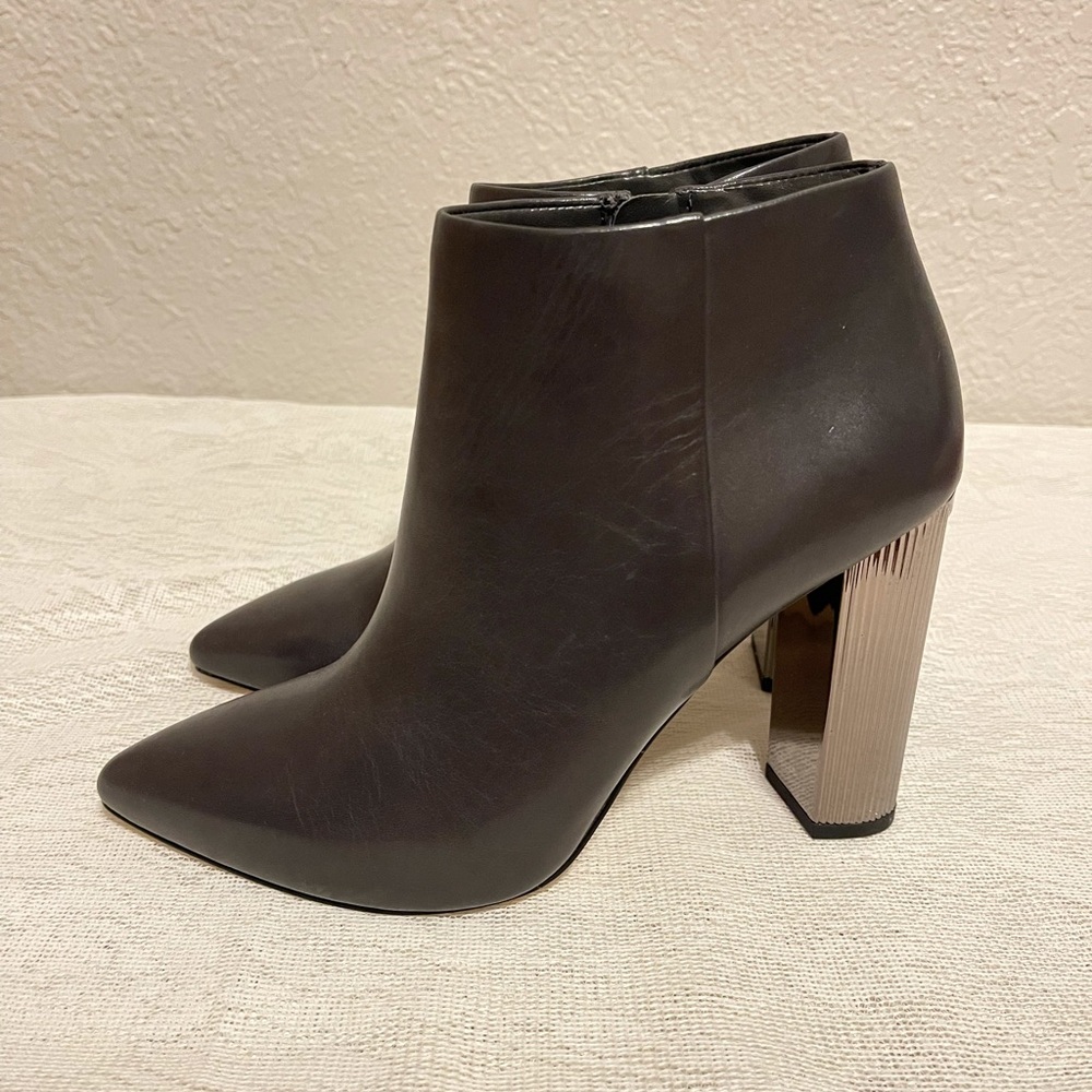 ✅MICHAEL KORS✅  Leather Bootie - Picture 4 of 16